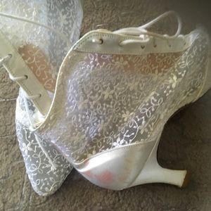 Ladies white lace Ankle Boots